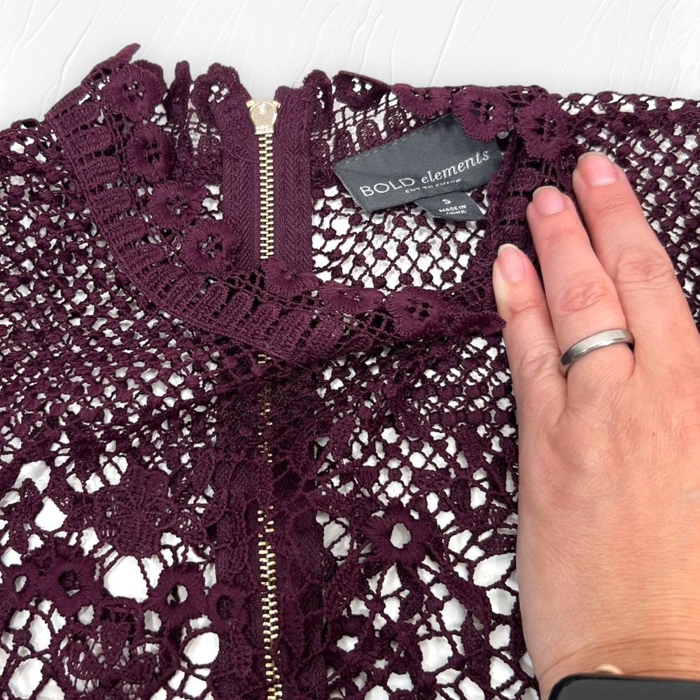 Bold Elements Lace Blouse Exposed Back Zipper 3/4… - image 4